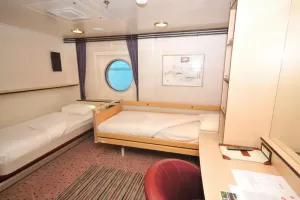 A comfortable twin cabin on the MS Fram