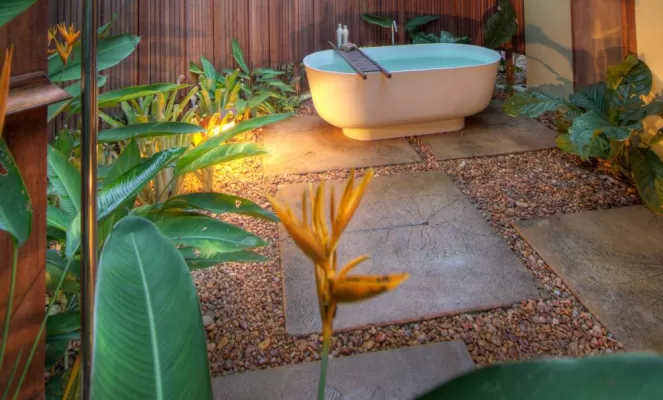 Enjoy a bath in your private garden