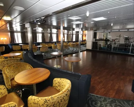 Listen to live entertainment in the Nautilus Lounge