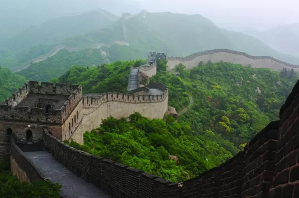 When is the best time to visit the Great Wall of China?