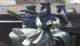 Hula dancers statue