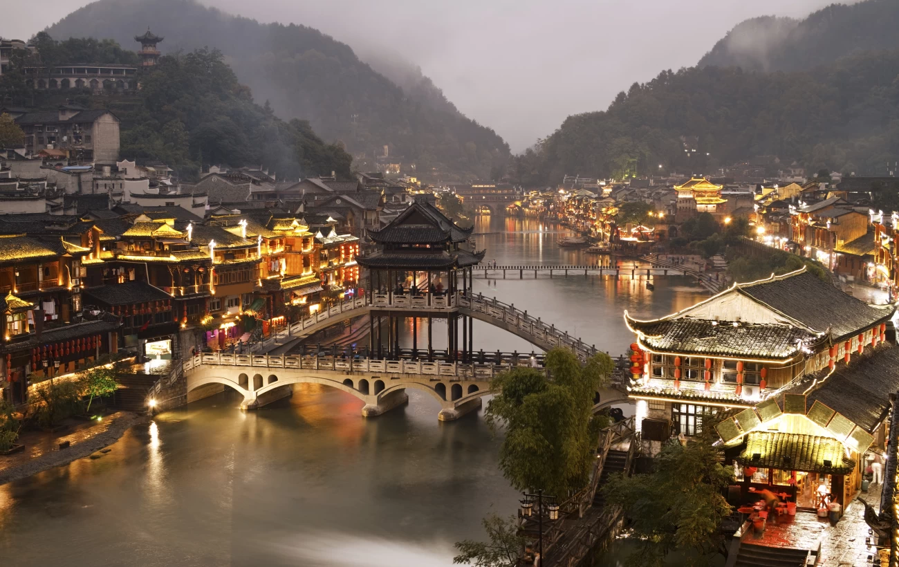 Fenghuang night scenery