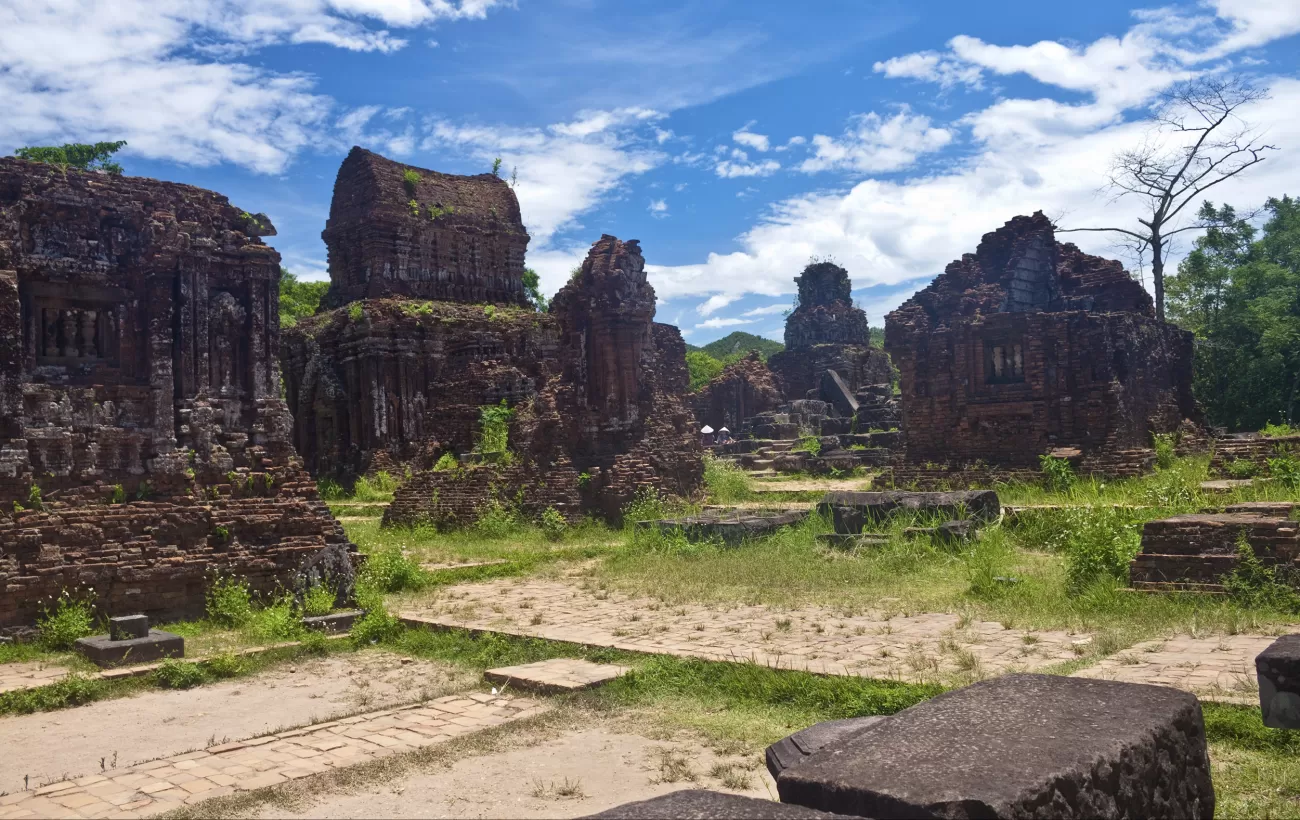 Door Eyes in Hoi An - The Mystery of an Ancient Town in Vietnam