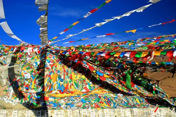 Prayer flags on Nachan La-Pass, Lhasa
