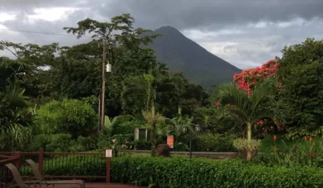 The grounds of Arenal Springs