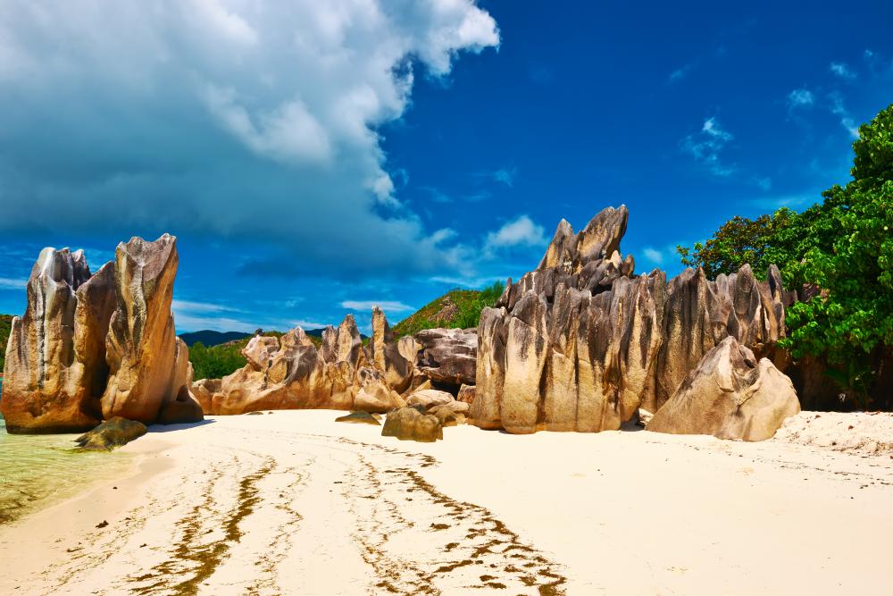 Top 18 Seychelles Small Cruises & Luxury Tours for 20242025