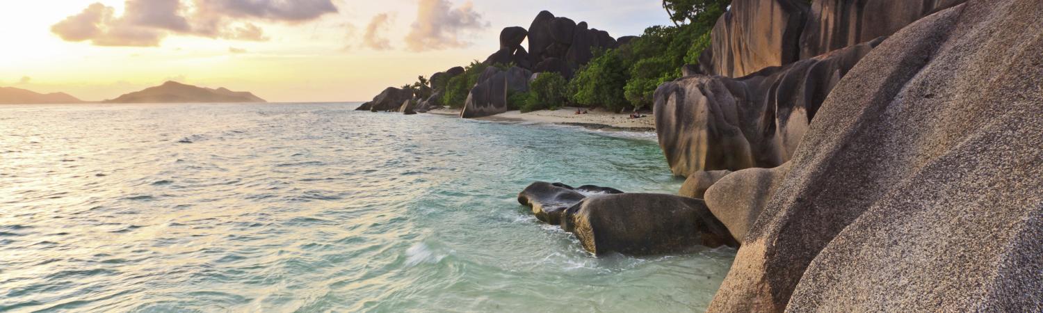 travel from mauritius to seychelles