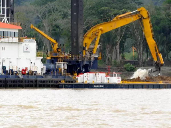 Dredging the Panama Canal