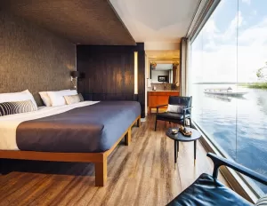 Master Suite on board the Aria Amazon