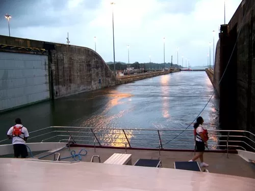 Be a part of the marvels of modern technology by crusing through the Panama Canal