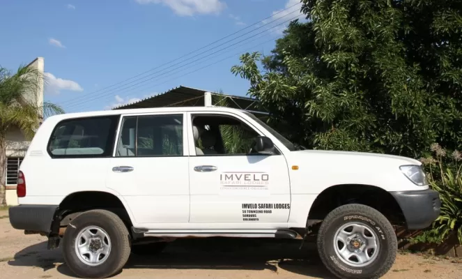Land Cruiser vehicles for road transfers to Bomani