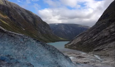 Hiking Jostedalen Breforarlag glacier!