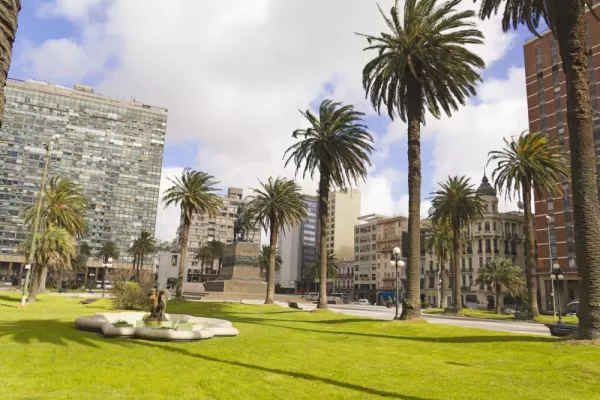 Buildings and green space of Independence Square, Montevideo