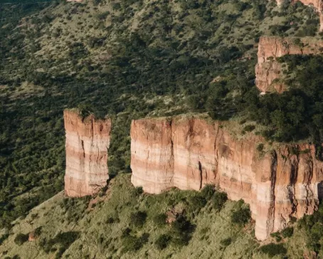 The red sandstone Chilojo Cliffs